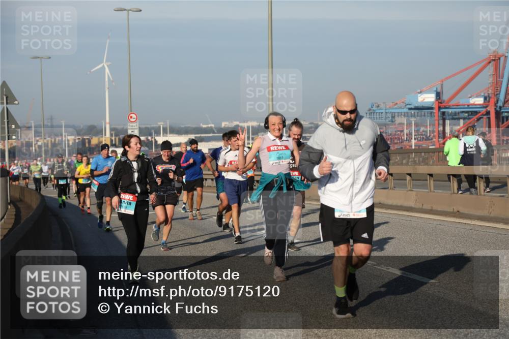 03.10.2025 - Köhlbrandbrückenlauf Yannick Fuchs http://msf.ph/oto/9175120 03.10.2025 08:44:45 Position 2 679, 3818 meine-sportfotos.de