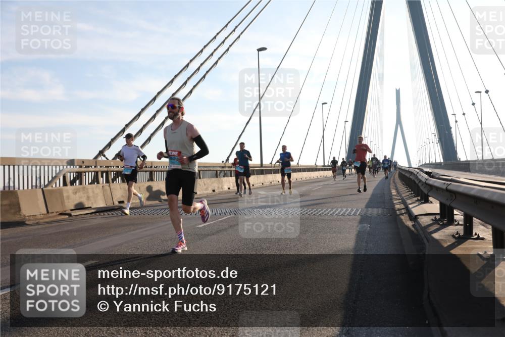 03.10.2025 - Köhlbrandbrückenlauf Yannick Fuchs http://msf.ph/oto/9175121 03.10.2025 08:23:51 Position 1  meine-sportfotos.de