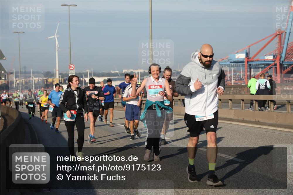 03.10.2025 - Köhlbrandbrückenlauf Yannick Fuchs http://msf.ph/oto/9175123 03.10.2025 08:44:45 Position 2 3818 meine-sportfotos.de