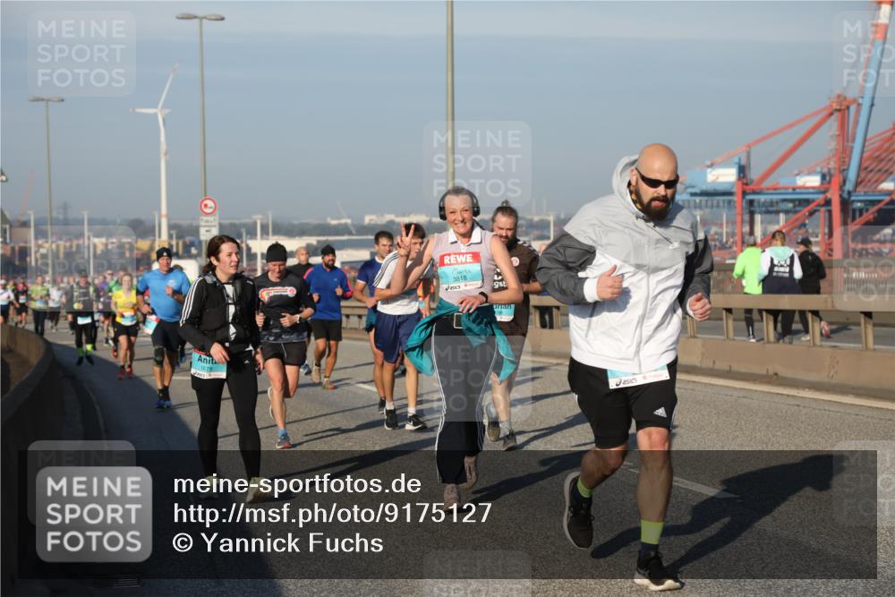 03.10.2025 - Köhlbrandbrückenlauf Yannick Fuchs http://msf.ph/oto/9175127 03.10.2025 08:44:46 Position 2 1679, 3818, 786 meine-sportfotos.de