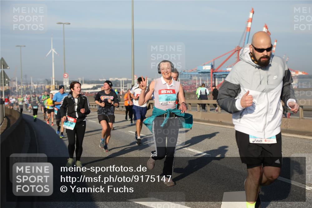 03.10.2025 - Köhlbrandbrückenlauf Yannick Fuchs http://msf.ph/oto/9175147 03.10.2025 08:44:47 Position 2 1679, 3818 meine-sportfotos.de