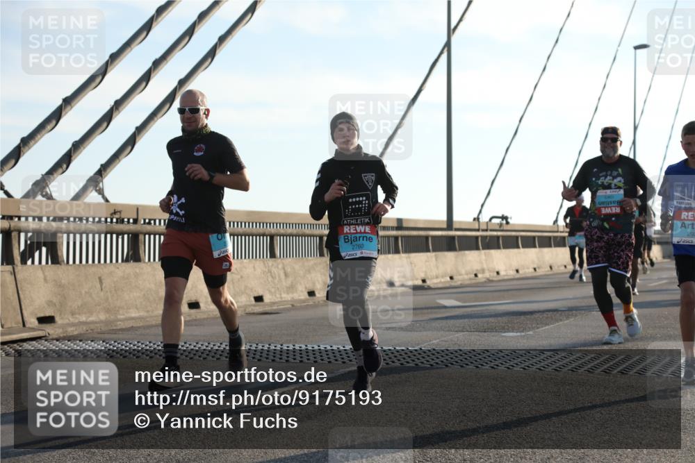 03.10.2025 - Köhlbrandbrückenlauf Yannick Fuchs http://msf.ph/oto/9175193 03.10.2025 08:23:58 Position 1 2760, 0901, 292 meine-sportfotos.de