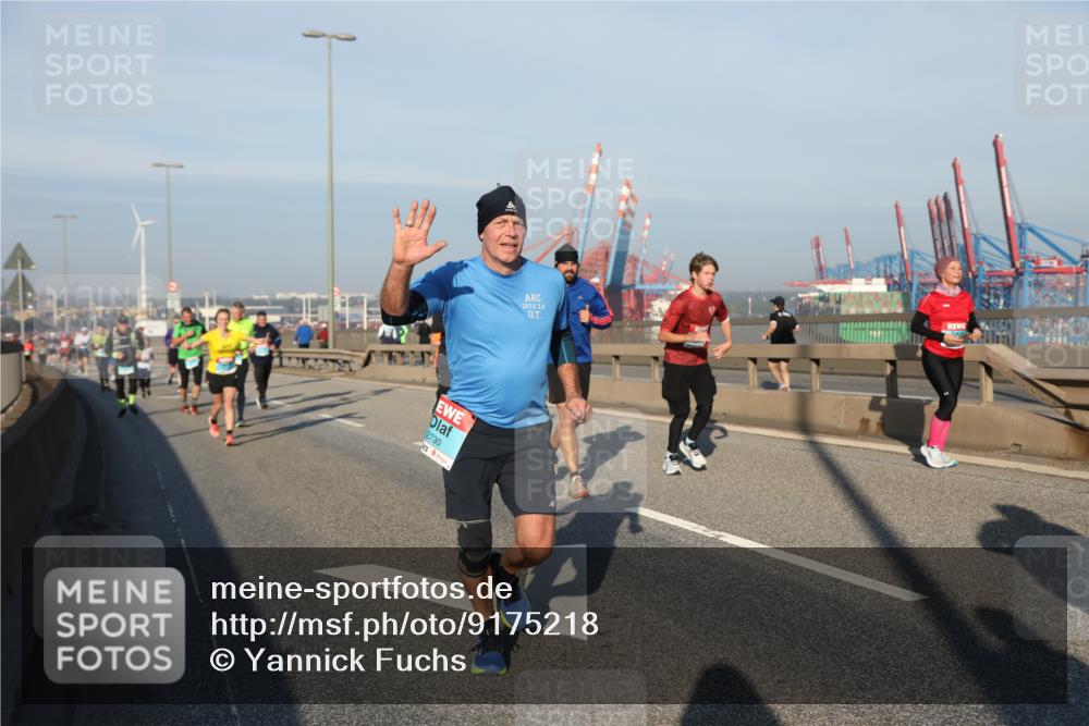 03.10.2025 - Köhlbrandbrückenlauf Yannick Fuchs http://msf.ph/oto/9175218 03.10.2025 08:44:52 Position 2 2015, 20, 2730 meine-sportfotos.de