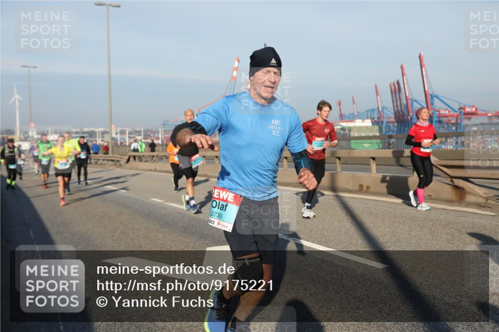 03.10.2025 - Köhlbrandbrückenlauf Yannick Fuchs http://msf.ph/oto/9175221 03.10.2025 08:44:52 Position 2 2730, 2015, 2, 8 meine-sportfotos.de