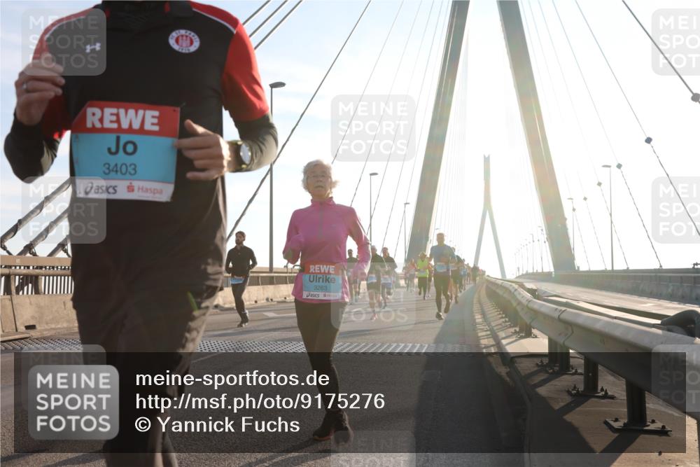 03.10.2025 - Köhlbrandbrückenlauf Yannick Fuchs http://msf.ph/oto/9175276 03.10.2025 08:24:06 Position 1 3403, 4919, 3263 meine-sportfotos.de