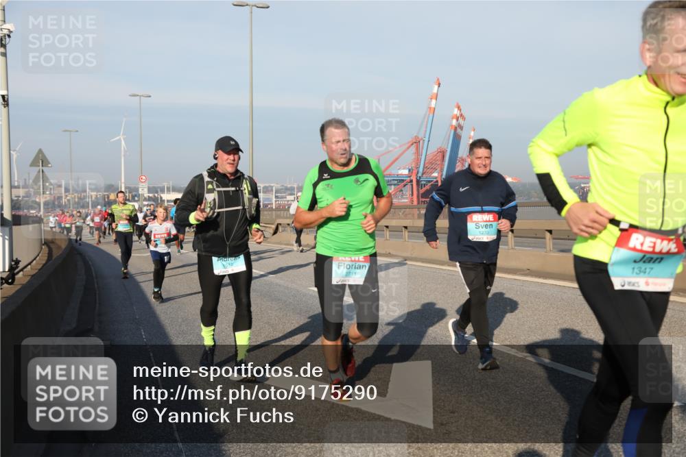 03.10.2025 - Köhlbrandbrückenlauf Yannick Fuchs http://msf.ph/oto/9175290 03.10.2025 08:44:58 Position 2 1512, 2711, 1233, 1347 meine-sportfotos.de
