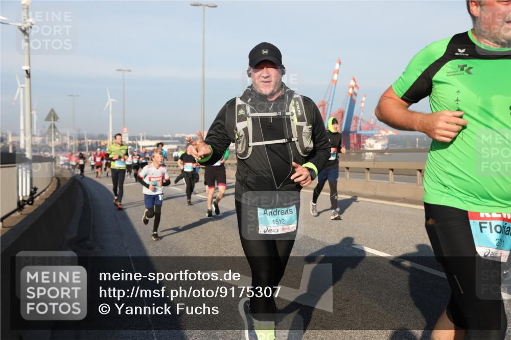 03.10.2025 - Köhlbrandbrückenlauf Yannick Fuchs http://msf.ph/oto/9175307 03.10.2025 08:44:59 Position 2 1512, 2711 meine-sportfotos.de