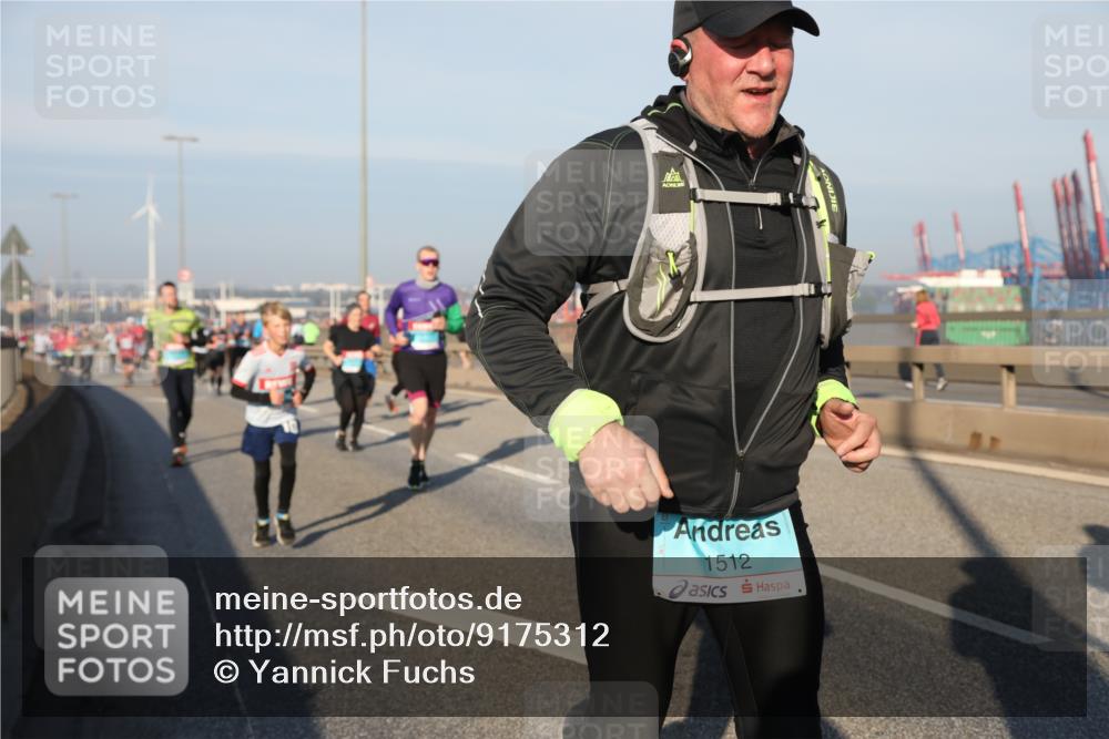 03.10.2025 - Köhlbrandbrückenlauf Yannick Fuchs http://msf.ph/oto/9175312 03.10.2025 08:44:59 Position 2 1512 meine-sportfotos.de