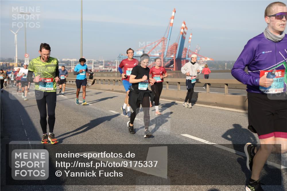 03.10.2025 - Köhlbrandbrückenlauf Yannick Fuchs http://msf.ph/oto/9175337 03.10.2025 08:45:02 Position 2 520, 3068, 034 meine-sportfotos.de
