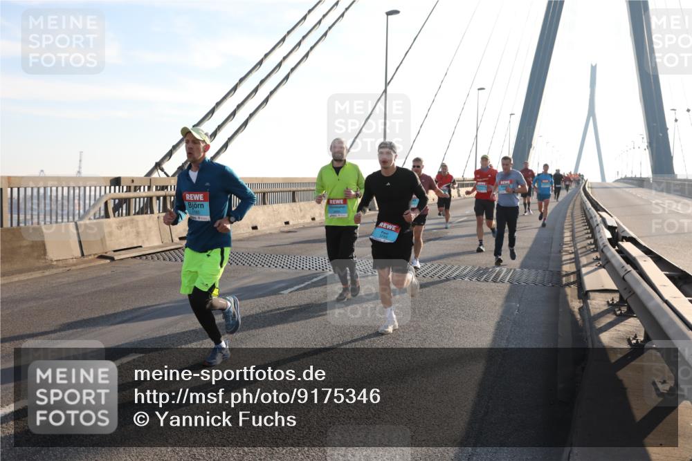 03.10.2025 - Köhlbrandbrückenlauf Yannick Fuchs http://msf.ph/oto/9175346 03.10.2025 08:24:12 Position 1 1185 meine-sportfotos.de
