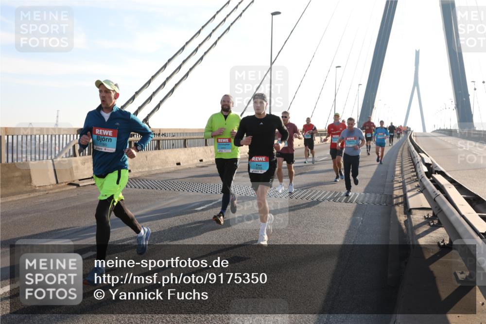 03.10.2025 - Köhlbrandbrückenlauf Yannick Fuchs http://msf.ph/oto/9175350 03.10.2025 08:24:12 Position 1 1185 meine-sportfotos.de
