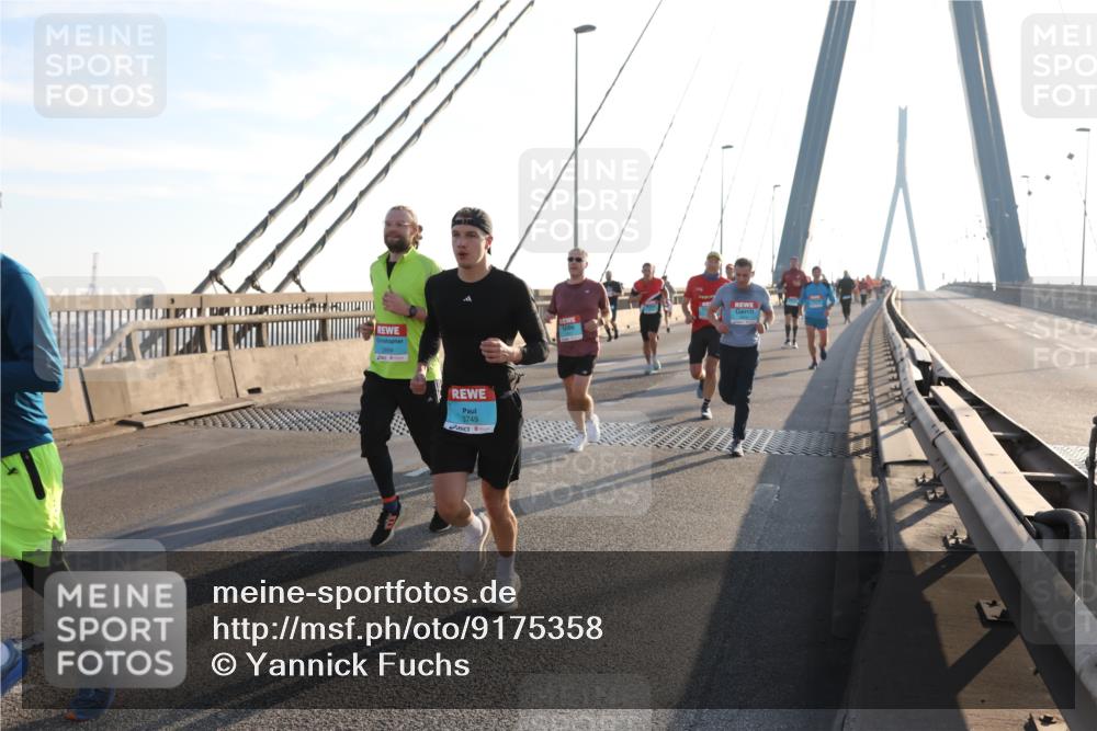 03.10.2025 - Köhlbrandbrückenlauf Yannick Fuchs http://msf.ph/oto/9175358 03.10.2025 08:24:13 Position 1 2889, 3749 meine-sportfotos.de