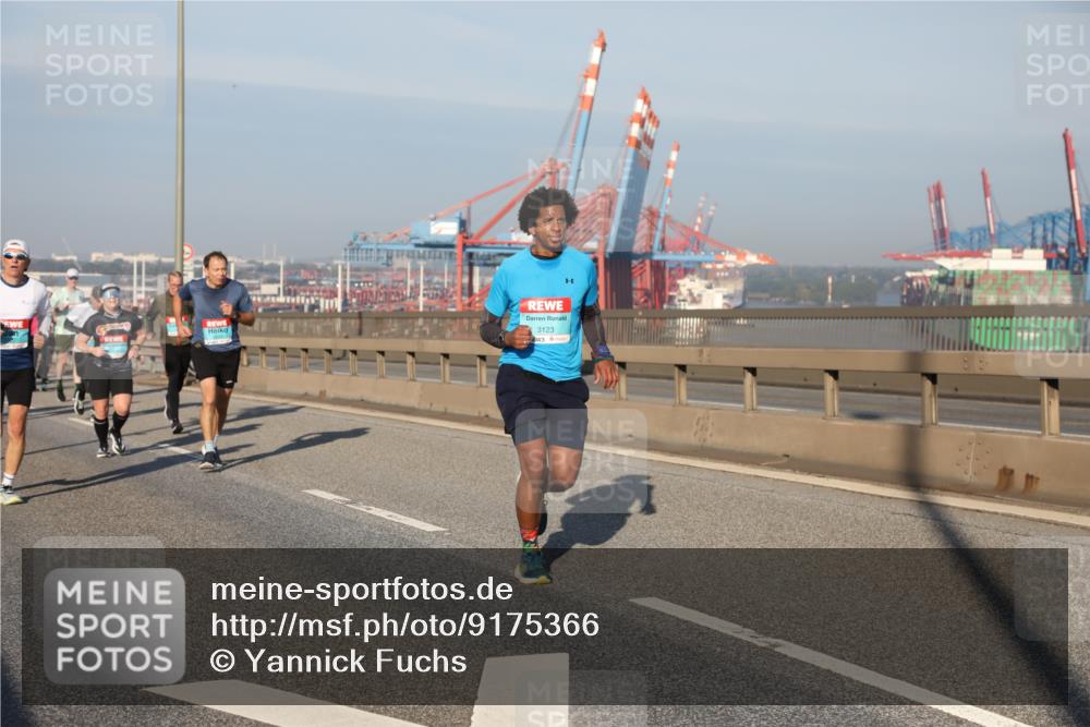 03.10.2025 - Köhlbrandbrückenlauf Yannick Fuchs http://msf.ph/oto/9175366 03.10.2025 08:45:05 Position 2 3123 meine-sportfotos.de