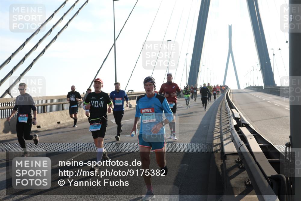 03.10.2025 - Köhlbrandbrückenlauf Yannick Fuchs http://msf.ph/oto/9175382 03.10.2025 08:24:16 Position 1 3317, 8 meine-sportfotos.de