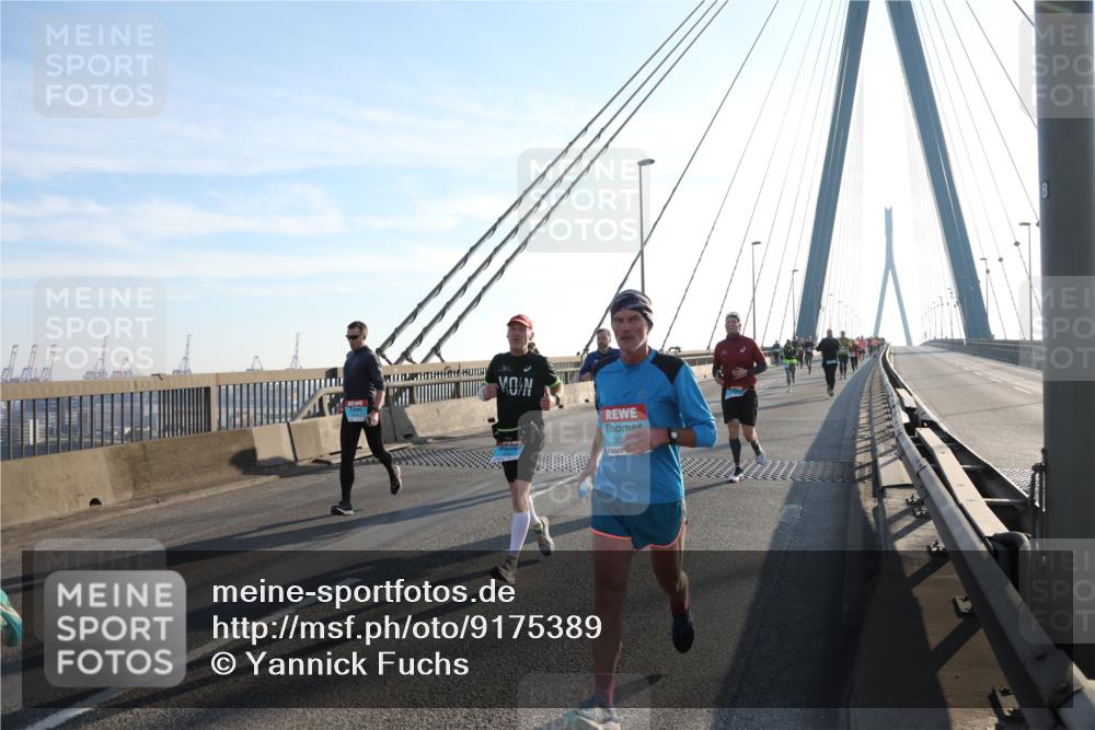 03.10.2025 - Köhlbrandbrückenlauf Yannick Fuchs http://msf.ph/oto/9175389 03.10.2025 08:24:17 Position 1 33 meine-sportfotos.de