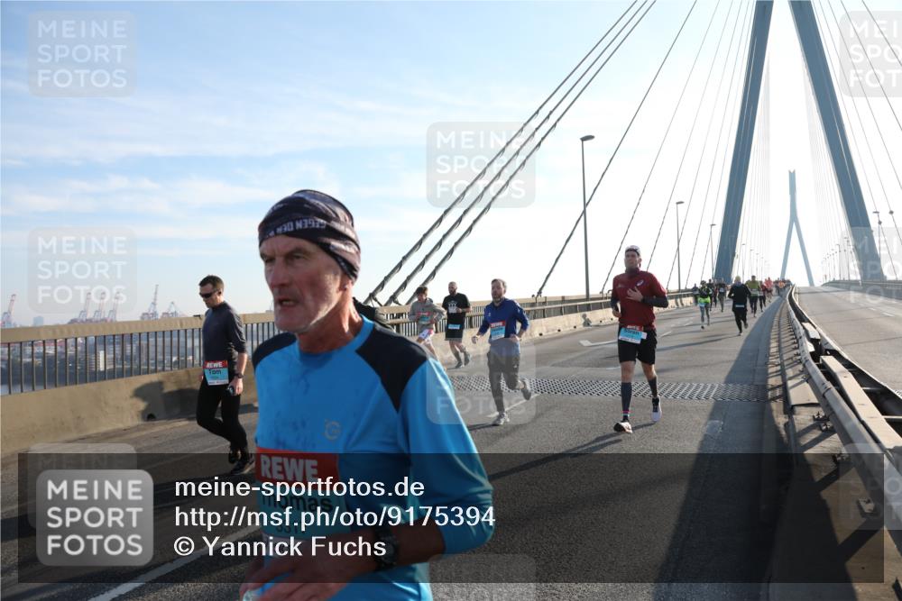 03.10.2025 - Köhlbrandbrückenlauf Yannick Fuchs http://msf.ph/oto/9175394 03.10.2025 08:24:17 Position 1 3317 meine-sportfotos.de