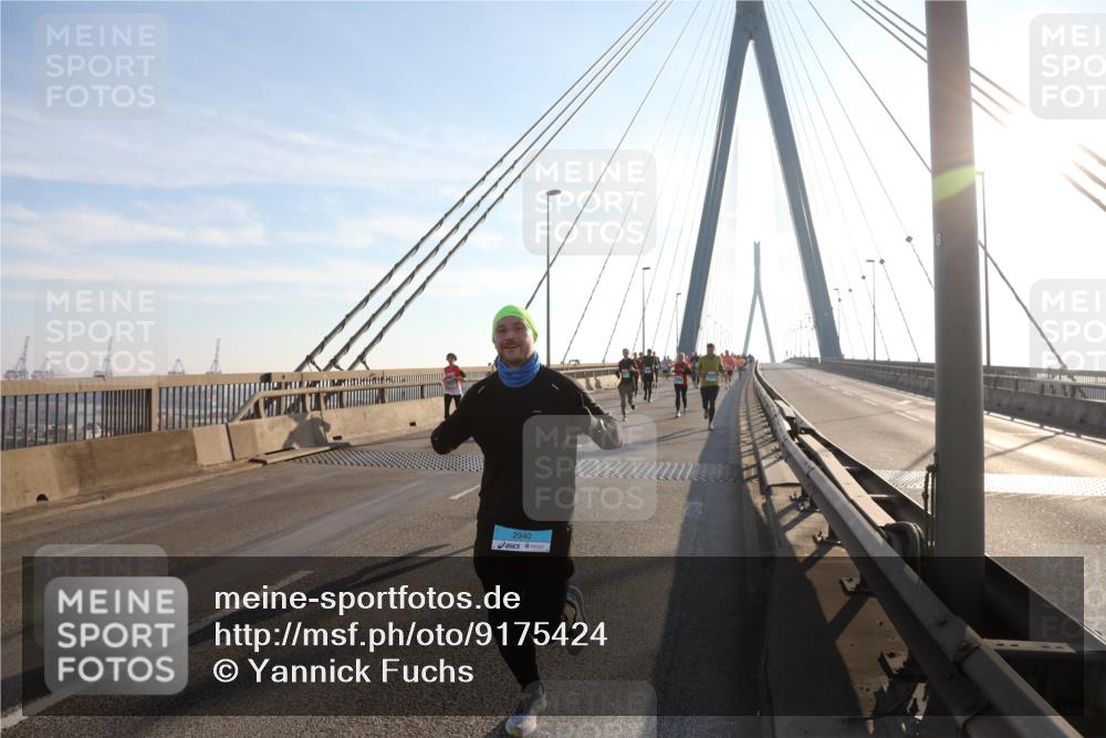 03.10.2025 - Köhlbrandbrückenlauf Yannick Fuchs http://msf.ph/oto/9175424 03.10.2025 08:24:22 Position 1 2940 meine-sportfotos.de