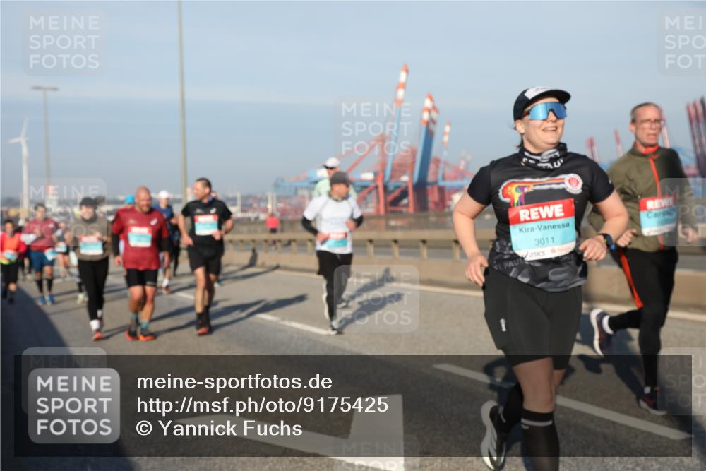 03.10.2025 - Köhlbrandbrückenlauf Yannick Fuchs http://msf.ph/oto/9175425 03.10.2025 08:45:10 Position 2 1, 3011 meine-sportfotos.de