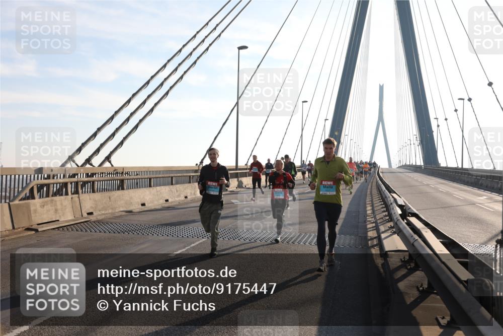 03.10.2025 - Köhlbrandbrückenlauf Yannick Fuchs http://msf.ph/oto/9175447 03.10.2025 08:24:24 Position 1  meine-sportfotos.de