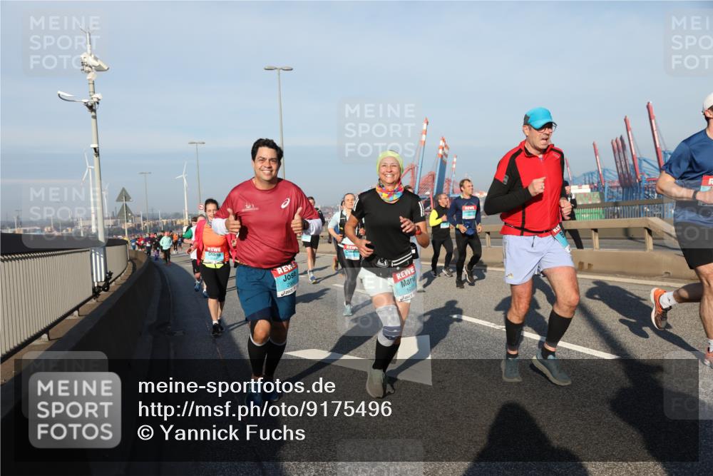 03.10.2025 - Köhlbrandbrückenlauf Yannick Fuchs http://msf.ph/oto/9175496 03.10.2025 08:45:16 Position 2 1099 meine-sportfotos.de