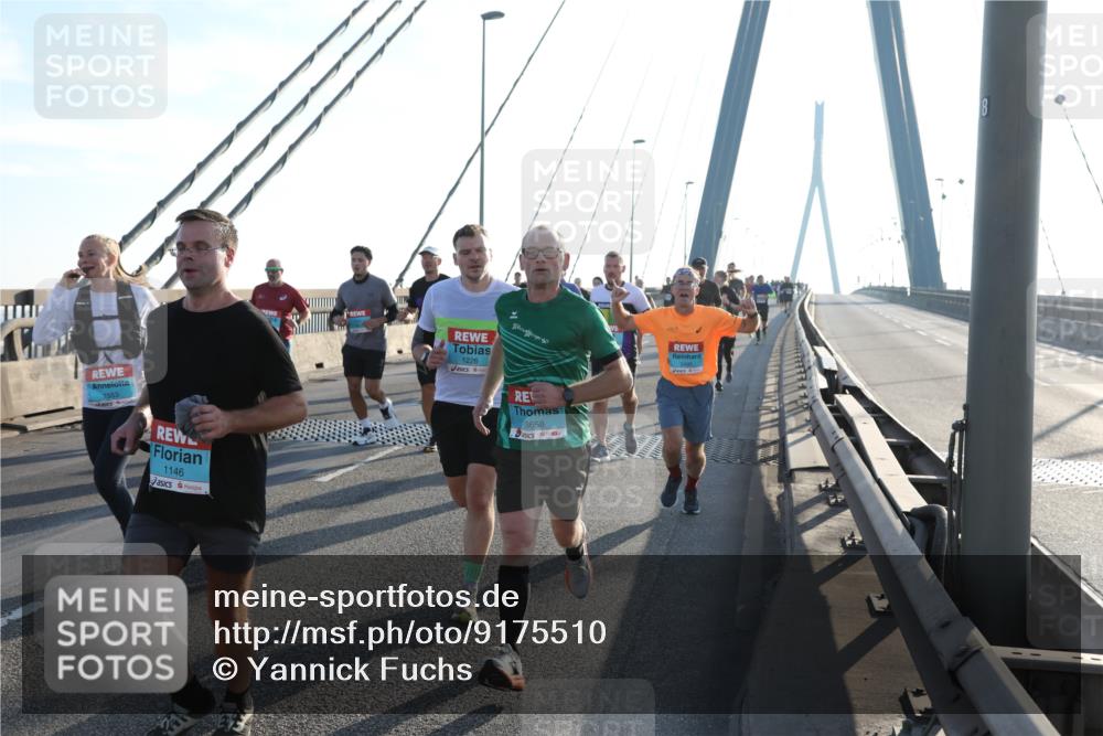03.10.2025 - Köhlbrandbrückenlauf Yannick Fuchs http://msf.ph/oto/9175510 03.10.2025 08:24:34 Position 1 1553, 1146, 1226, 3658, 8 meine-sportfotos.de