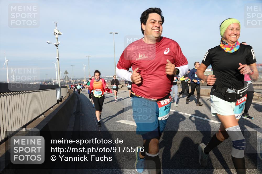 03.10.2025 - Köhlbrandbrückenlauf Yannick Fuchs http://msf.ph/oto/9175516 03.10.2025 08:45:17 Position 2 296 meine-sportfotos.de
