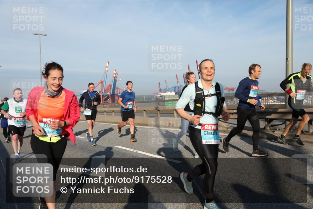 03.10.2025 - Köhlbrandbrückenlauf Yannick Fuchs http://msf.ph/oto/9175528 03.10.2025 08:45:18 Position 2 3197, 191, 18 meine-sportfotos.de