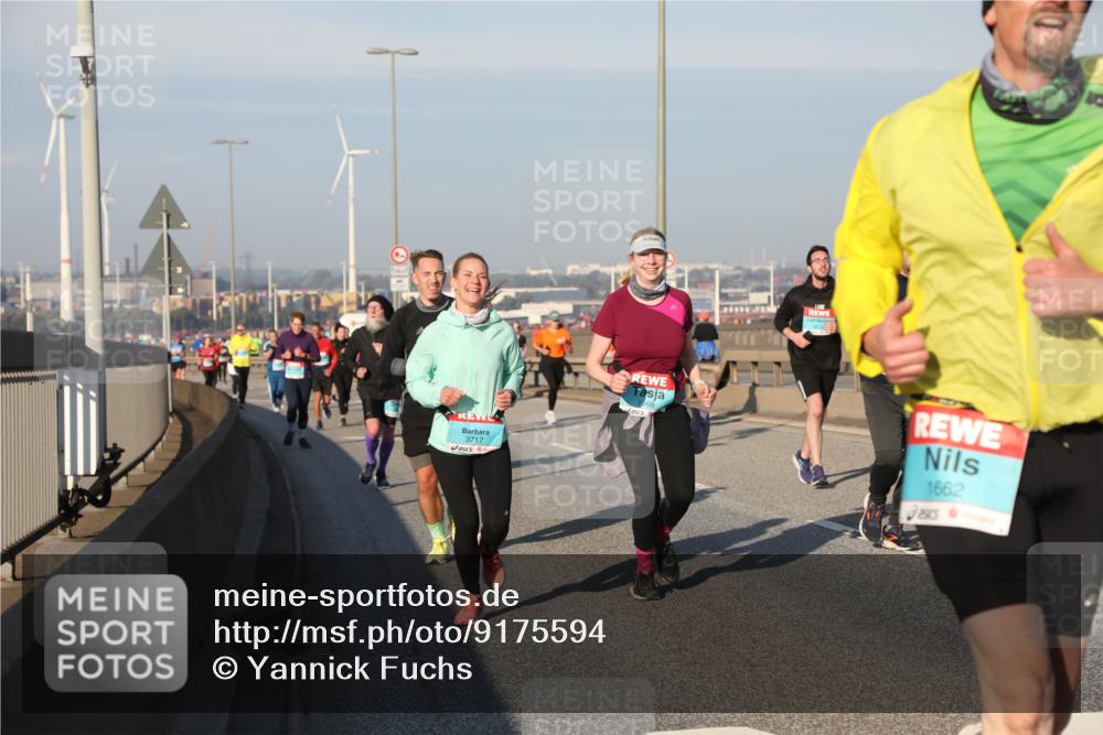 03.10.2025 - Köhlbrandbrückenlauf Yannick Fuchs http://msf.ph/oto/9175594 03.10.2025 08:45:24 Position 2 3717, 568, 1662 meine-sportfotos.de
