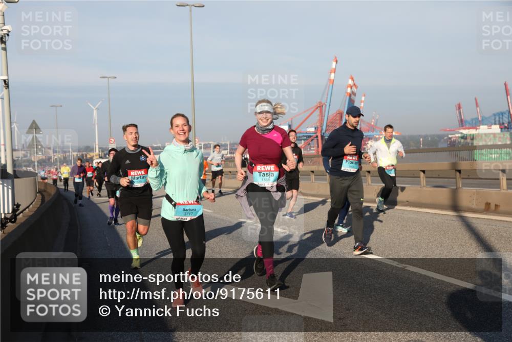 03.10.2025 - Köhlbrandbrückenlauf Yannick Fuchs http://msf.ph/oto/9175611 03.10.2025 08:45:25 Position 2 1525, 3717, 1605, 1568 meine-sportfotos.de