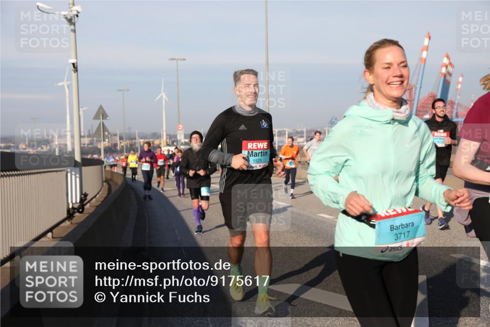03.10.2025 - Köhlbrandbrückenlauf Yannick Fuchs http://msf.ph/oto/9175617 03.10.2025 08:45:26 Position 2 1525, 3717 meine-sportfotos.de