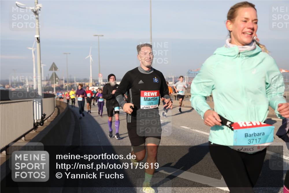 03.10.2025 - Köhlbrandbrückenlauf Yannick Fuchs http://msf.ph/oto/9175619 03.10.2025 08:45:26 Position 2 1525, 3717 meine-sportfotos.de