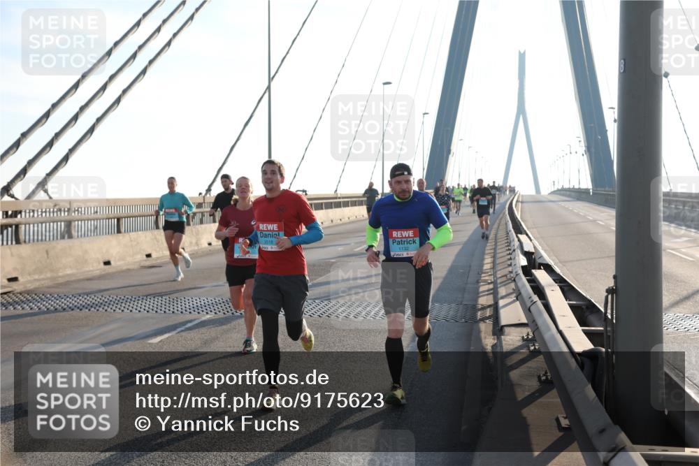 03.10.2025 - Köhlbrandbrückenlauf Yannick Fuchs http://msf.ph/oto/9175623 03.10.2025 08:24:41 Position 1 3518, 1132 meine-sportfotos.de