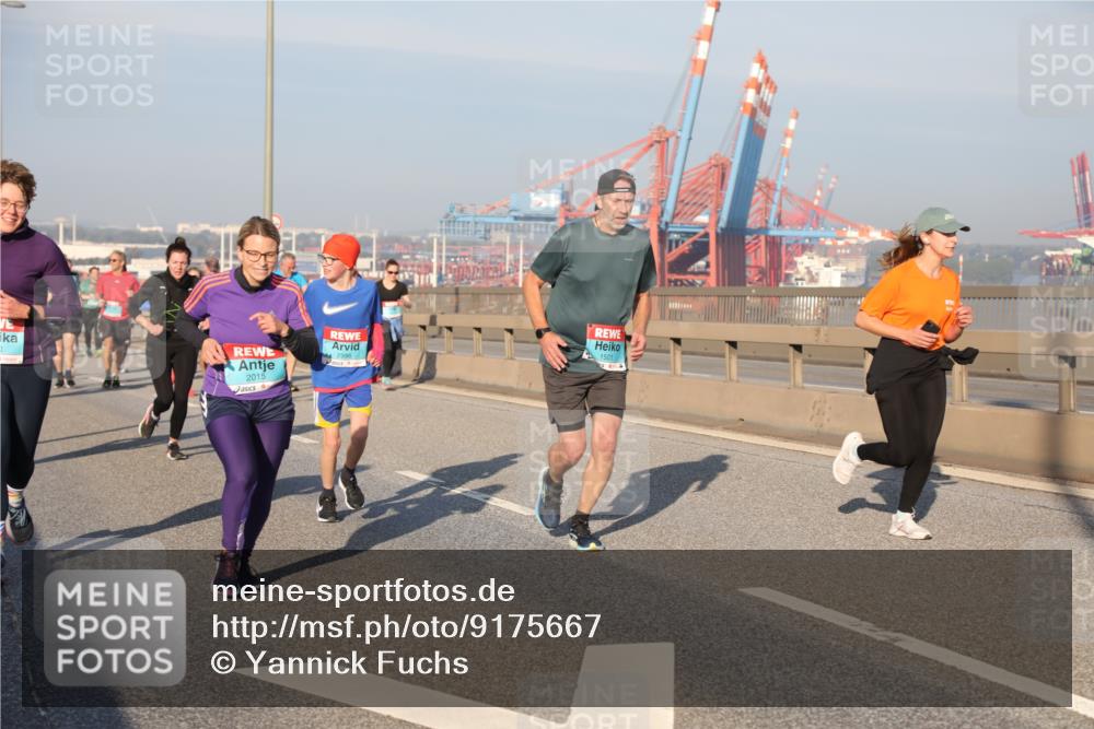 03.10.2025 - Köhlbrandbrückenlauf Yannick Fuchs http://msf.ph/oto/9175667 03.10.2025 08:45:31 Position 2 2015, 1501 meine-sportfotos.de
