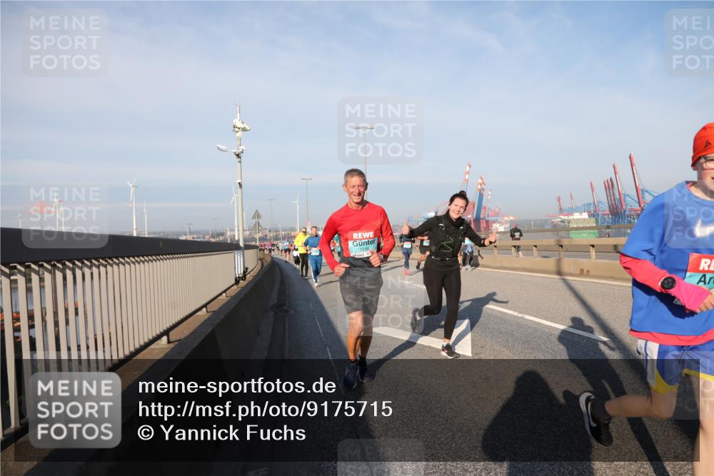 03.10.2025 - Köhlbrandbrückenlauf Yannick Fuchs http://msf.ph/oto/9175715 03.10.2025 08:45:35 Position 2 1038 meine-sportfotos.de