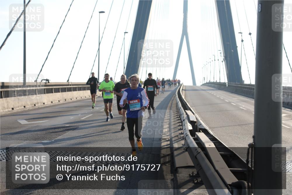03.10.2025 - Köhlbrandbrückenlauf Yannick Fuchs http://msf.ph/oto/9175727 03.10.2025 08:24:49 Position 1 1025 meine-sportfotos.de