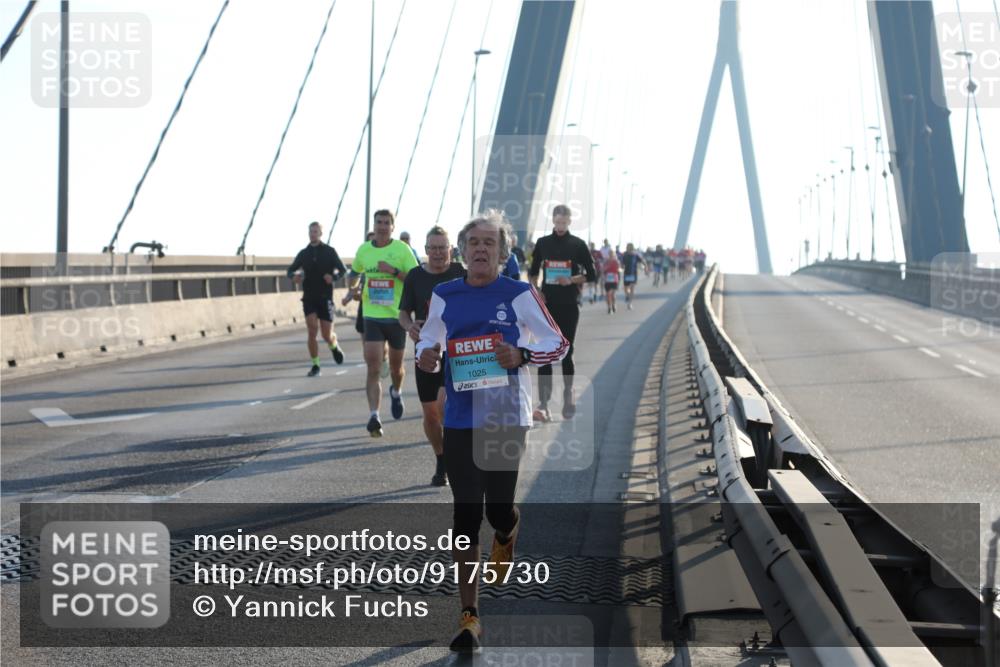 03.10.2025 - Köhlbrandbrückenlauf Yannick Fuchs http://msf.ph/oto/9175730 03.10.2025 08:24:50 Position 1 1025 meine-sportfotos.de