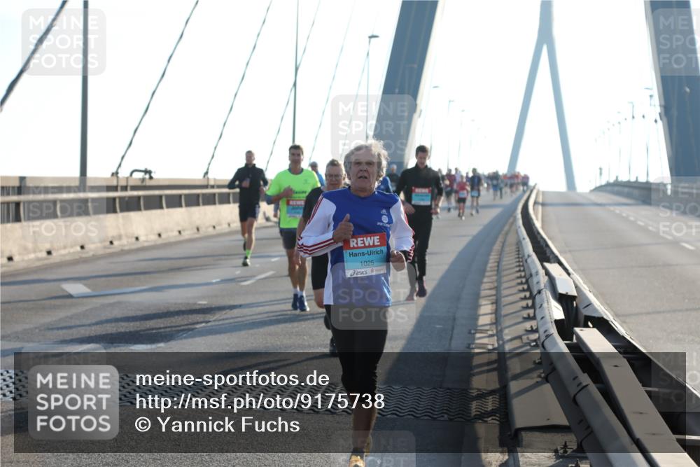 03.10.2025 - Köhlbrandbrückenlauf Yannick Fuchs http://msf.ph/oto/9175738 03.10.2025 08:24:50 Position 1 1025 meine-sportfotos.de