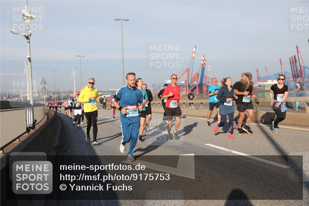 03.10.2025 - Köhlbrandbrückenlauf Yannick Fuchs http://msf.ph/oto/9175753 03.10.2025 08:45:38 Position 2 1675 meine-sportfotos.de