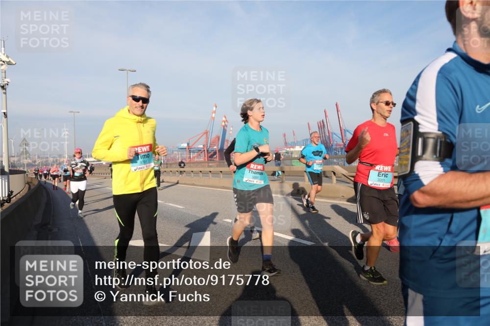 03.10.2025 - Köhlbrandbrückenlauf Yannick Fuchs http://msf.ph/oto/9175778 03.10.2025 08:45:40 Position 2 1701, 3200, 3201 meine-sportfotos.de