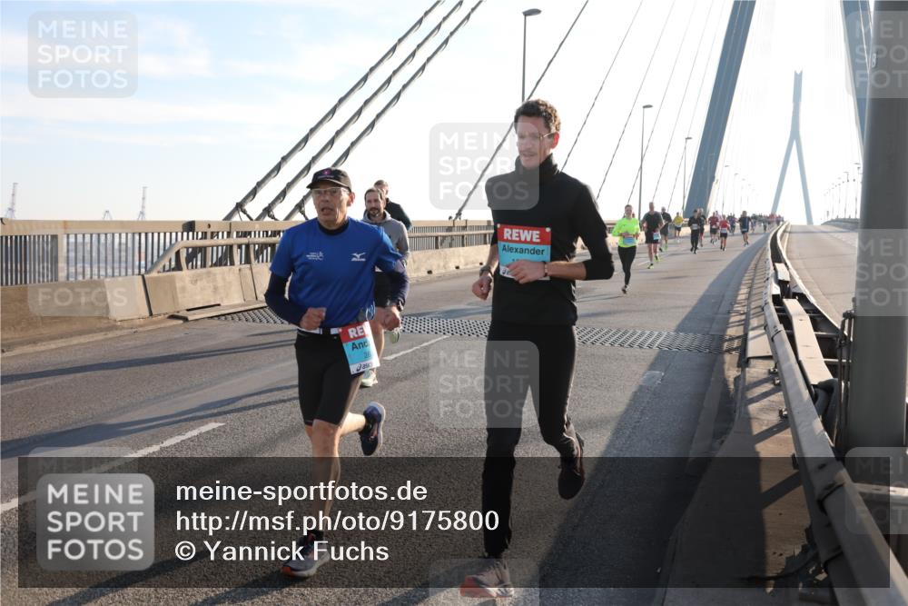 03.10.2025 - Köhlbrandbrückenlauf Yannick Fuchs http://msf.ph/oto/9175800 03.10.2025 08:24:55 Position 1  meine-sportfotos.de