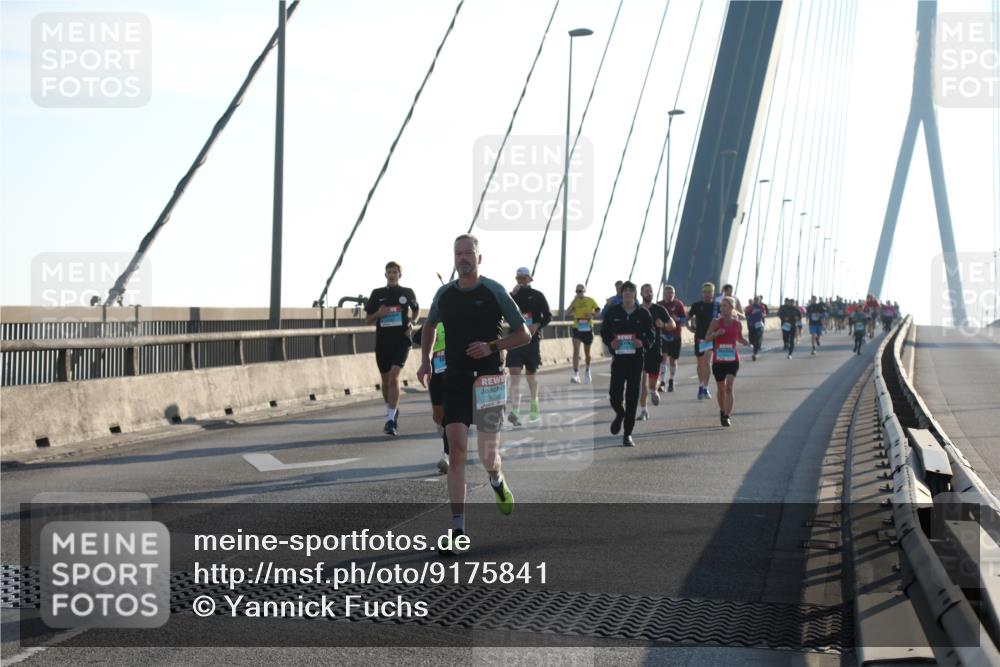 03.10.2025 - Köhlbrandbrückenlauf Yannick Fuchs http://msf.ph/oto/9175841 03.10.2025 08:24:58 Position 1 1 meine-sportfotos.de