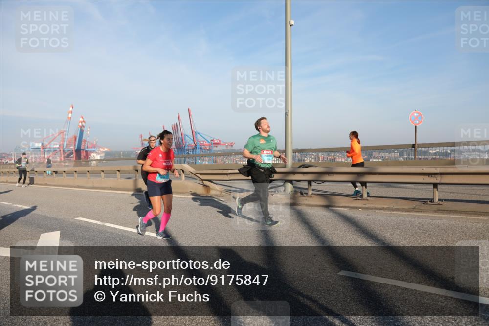 03.10.2025 - Köhlbrandbrückenlauf Yannick Fuchs http://msf.ph/oto/9175847 03.10.2025 08:45:46 Position 2  meine-sportfotos.de
