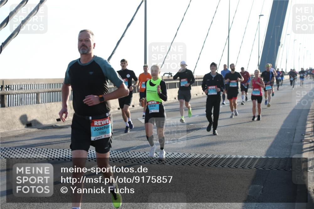 03.10.2025 - Köhlbrandbrückenlauf Yannick Fuchs http://msf.ph/oto/9175857 03.10.2025 08:25:00 Position 1 1056, 3454 meine-sportfotos.de