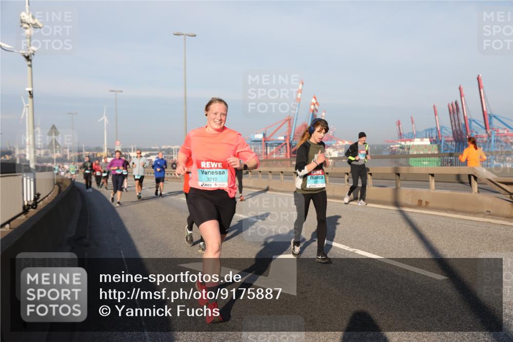 03.10.2025 - Köhlbrandbrückenlauf Yannick Fuchs http://msf.ph/oto/9175887 03.10.2025 08:45:49 Position 2 3210 meine-sportfotos.de