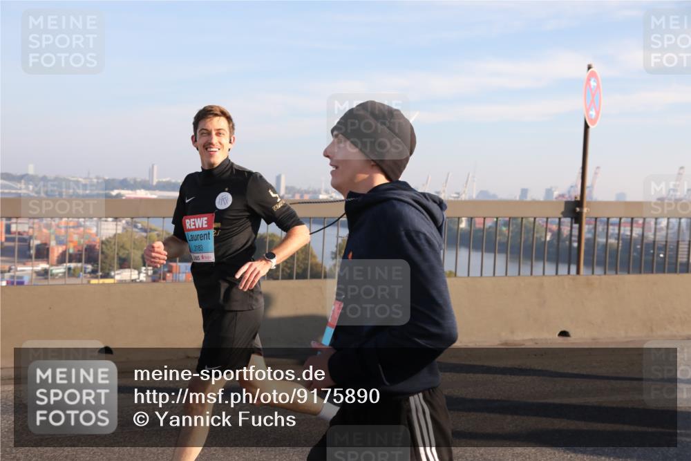 03.10.2025 - Köhlbrandbrückenlauf Yannick Fuchs http://msf.ph/oto/9175890 03.10.2025 08:25:04 Position 1 3183 meine-sportfotos.de
