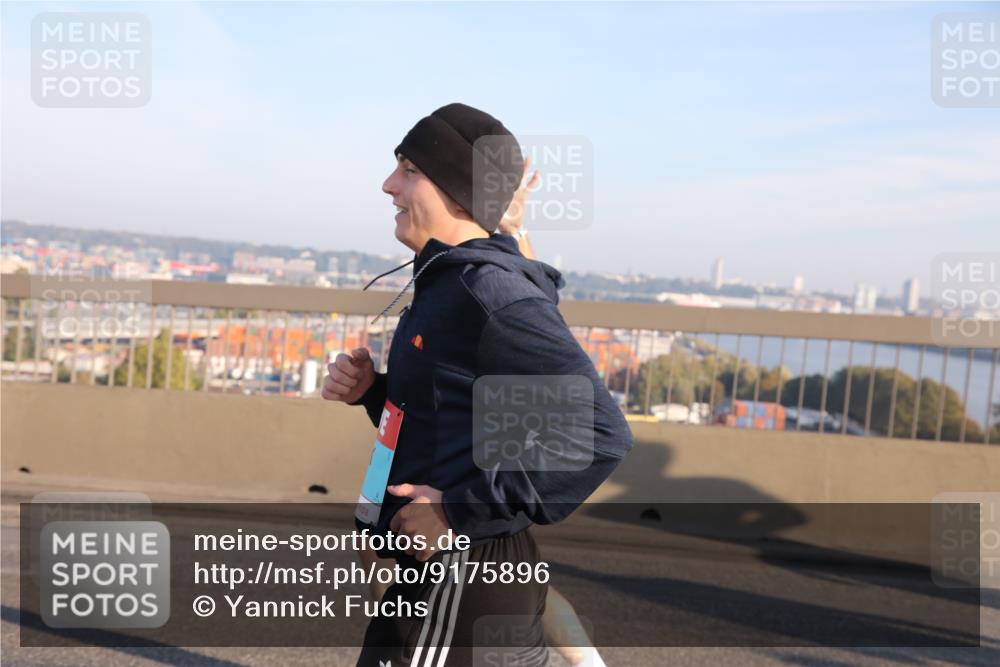 03.10.2025 - Köhlbrandbrückenlauf Yannick Fuchs http://msf.ph/oto/9175896 03.10.2025 08:25:04 Position 1  meine-sportfotos.de