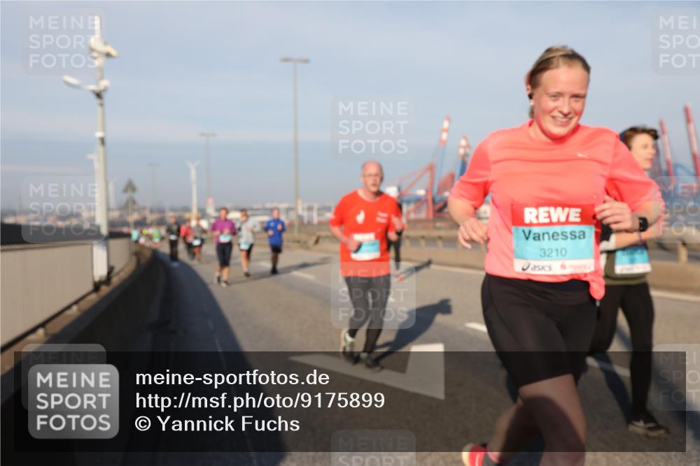 03.10.2025 - Köhlbrandbrückenlauf Yannick Fuchs http://msf.ph/oto/9175899 03.10.2025 08:45:50 Position 2 3210 meine-sportfotos.de