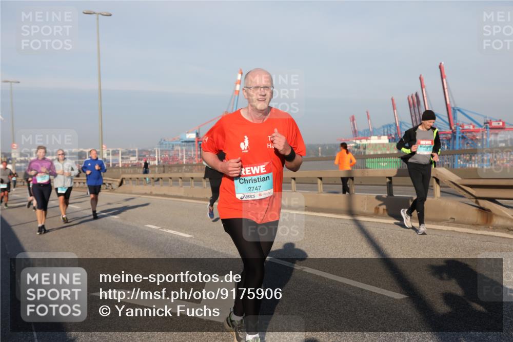 03.10.2025 - Köhlbrandbrückenlauf Yannick Fuchs http://msf.ph/oto/9175906 03.10.2025 08:45:51 Position 2 2747 meine-sportfotos.de