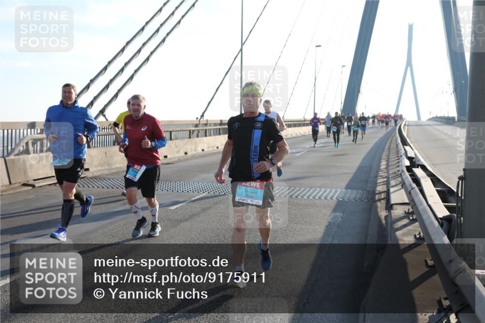 03.10.2025 - Köhlbrandbrückenlauf Yannick Fuchs http://msf.ph/oto/9175911 03.10.2025 08:25:07 Position 1 3832, 8 meine-sportfotos.de