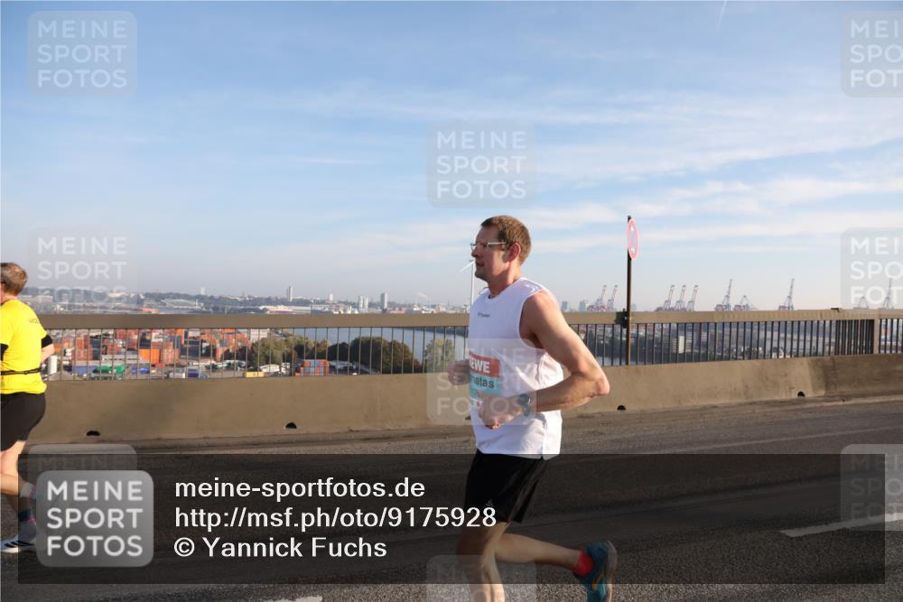03.10.2025 - Köhlbrandbrückenlauf Yannick Fuchs http://msf.ph/oto/9175928 03.10.2025 08:25:10 Position 1 117 meine-sportfotos.de